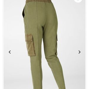 AVOCADO FABLETICS TREK SUIT 🥑